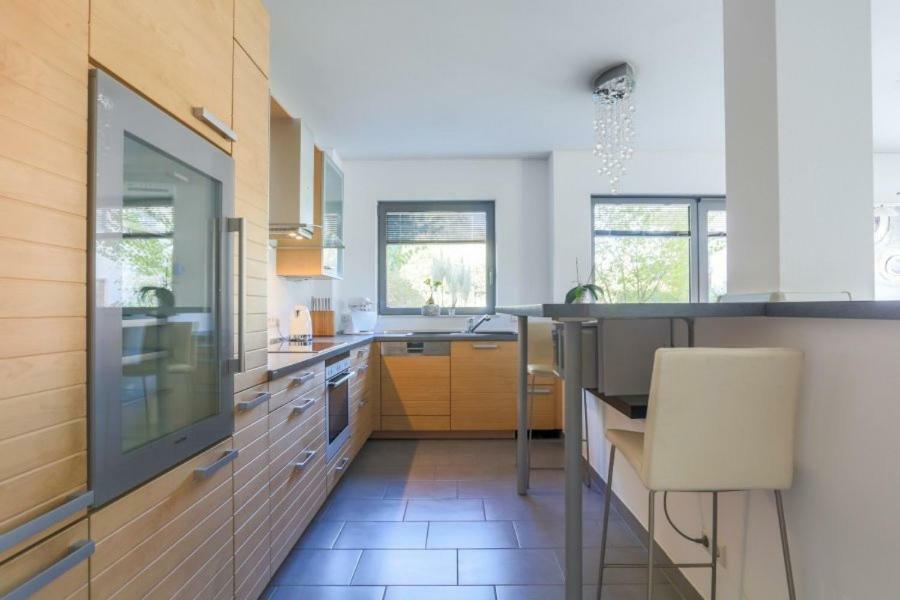 Ivy'S Corner Apartment Люксембург Екстериор снимка